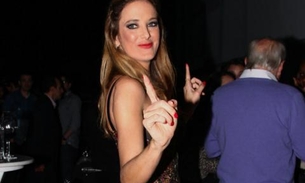  Decotada, Ticiane Pinheiro dança em festa de emissora com famosos